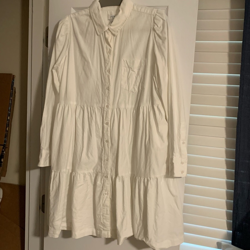 crown & ivy Ivory Tiered Button-Front Long Sleeve Shirt Dress